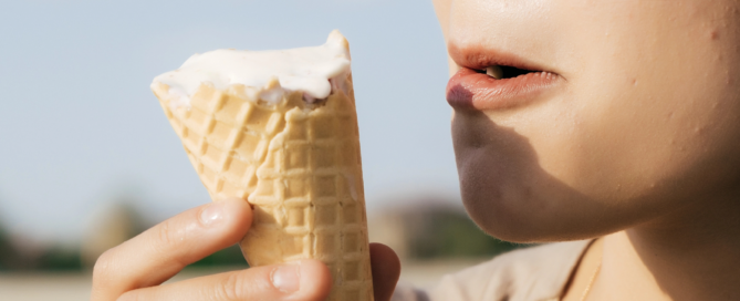 Ein Eis, ein kaltes Getränk oder eine heiße Tasse Kaffee – und plötzlich zieht es im Zahn?